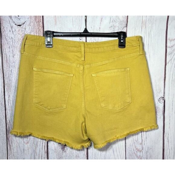 Universal Thread Women's Mustard Yellow Button Raw Hem Jean Shorts 14/32'' - Picture 2 of 9